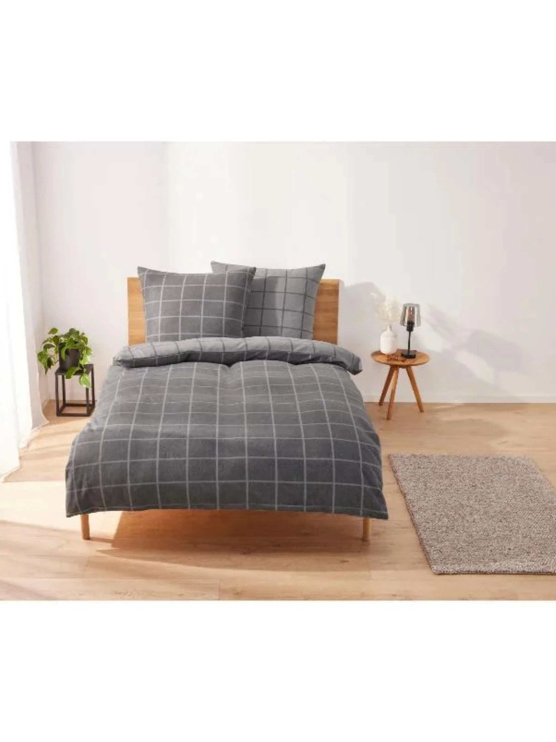 Fleece Bed Linen (Checkered) - Image 2